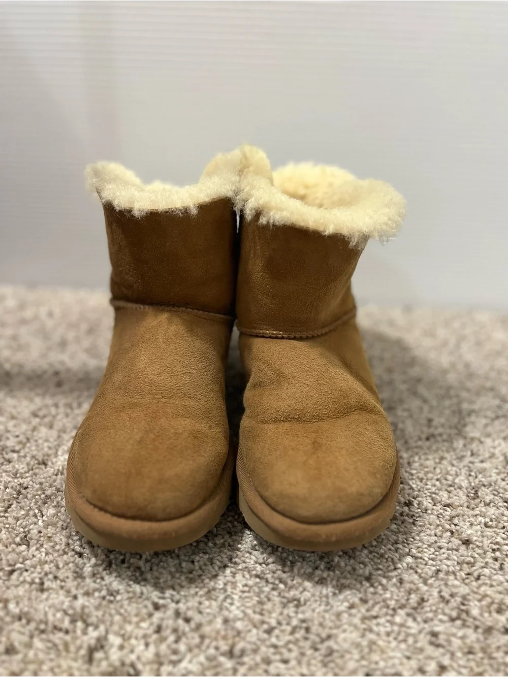 UGG Women’s Classic Short Boot - Chestnut with Cream Shearling